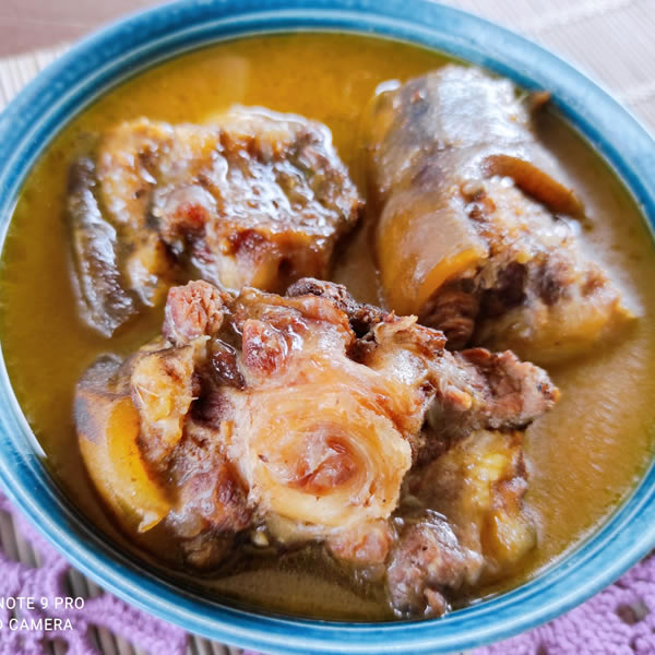 beef broth / Cow soup