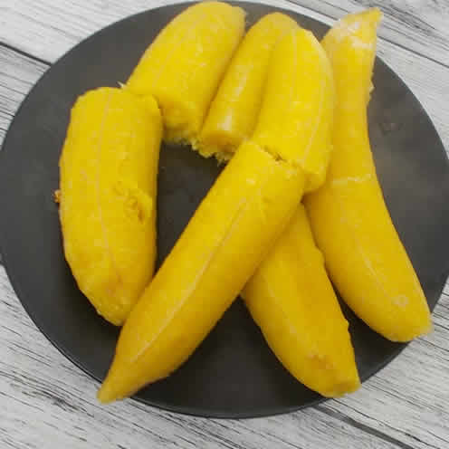Steamed ripe plantain.